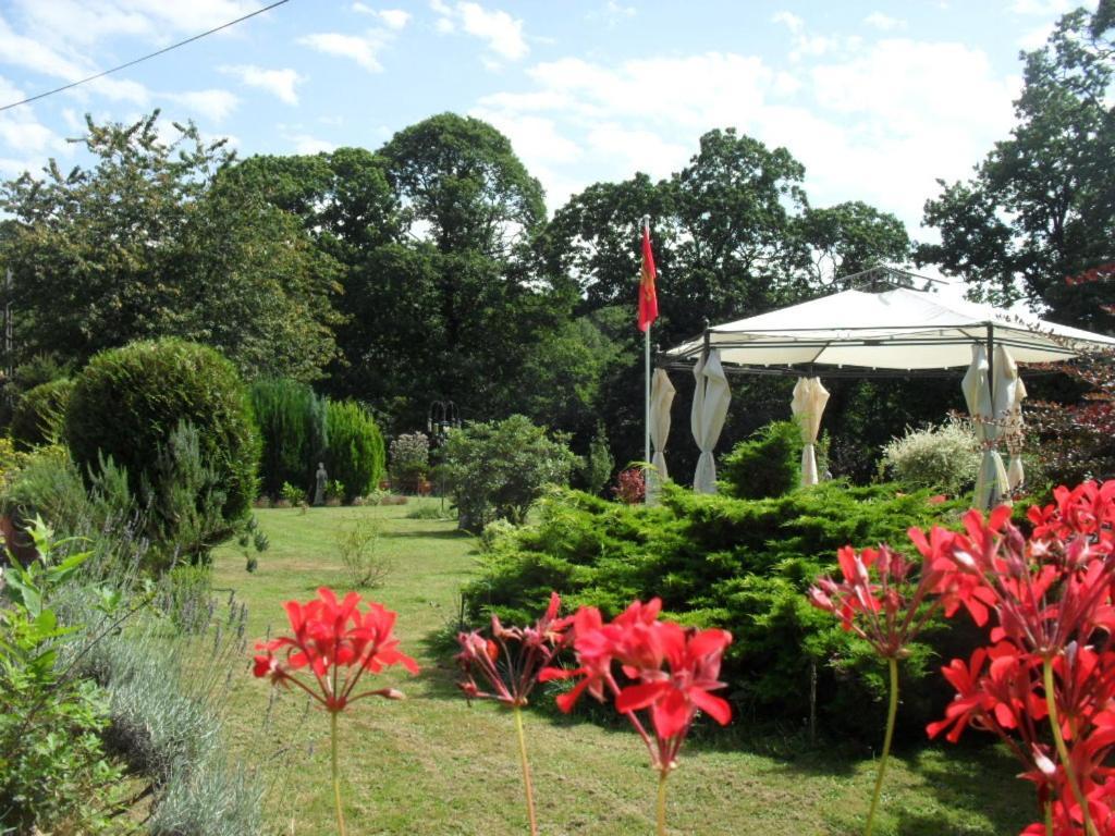 La Chevallerie B&B Isigny-le-Buat Bagian luar foto