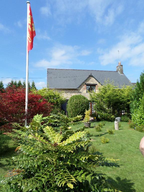 La Chevallerie B&B Isigny-le-Buat Bagian luar foto